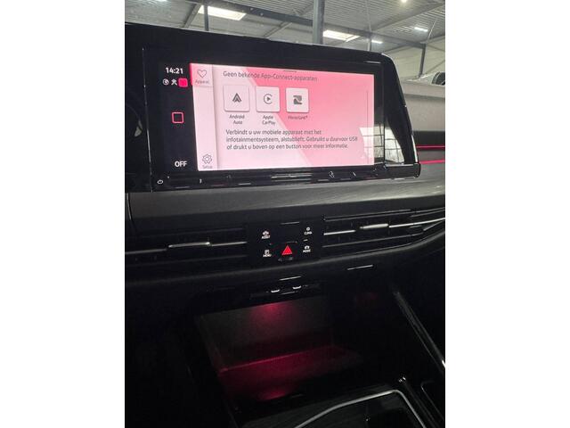 Volkswagen GOLF 1.4 eHybrid Style | Stoelverwarming | Memory seat | Massage | Adaptive cruise control | Elektrische stoel | Keyless | Apple Carplay | Parkeersensoren | Ambiance Verlichting |