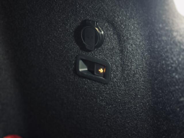 Volkswagen GOLF Variant 1.0 eTSI Life Business | 18" | Camera | Trekhaak