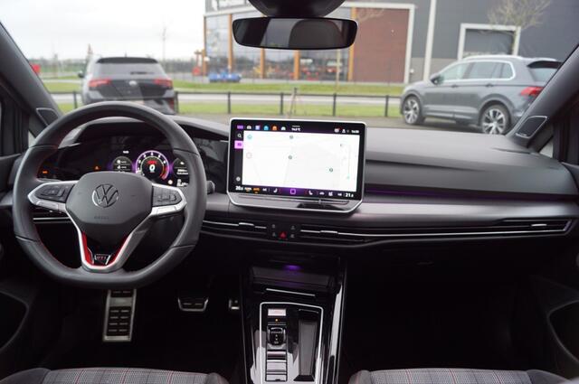 Volkswagen GOLF GTI DSG 265pk Facelift / Panodak / Black/ 19 Inch/ IQ LED Matrix/ Harman Kardon/ Camera
