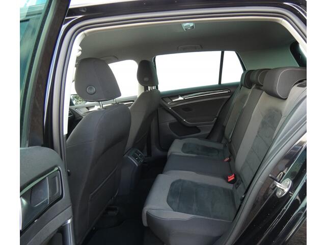 Volkswagen GOLF 1.5 TSI HIGHLINE DSG,Navi,Camera,ACC,Stoelverw