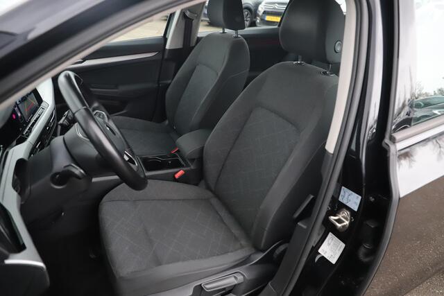 Volkswagen GOLF Variant 1.0 TSI Life 110PK Trekhaak Navigatie Achteruitrijcamera Carplay Android Adaptive Cruise