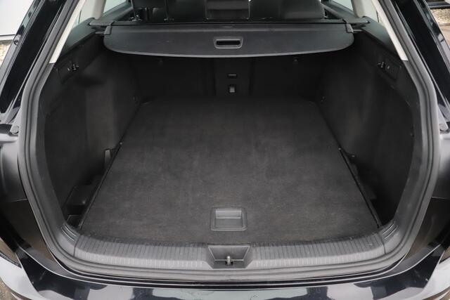 Volkswagen GOLF Variant 1.0 TSI Life 110PK Trekhaak Navigatie Achteruitrijcamera Carplay Android Adaptive Cruise