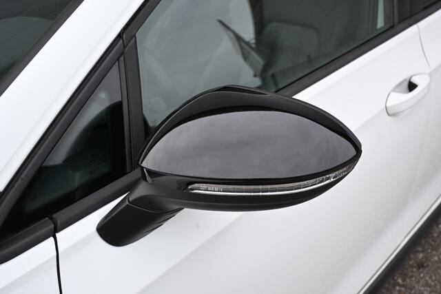 Volkswagen GOLF 1.4 eHybrid GTE 245 pk Black Style IQ-Light | Pano | DSG | Apple-Carplay