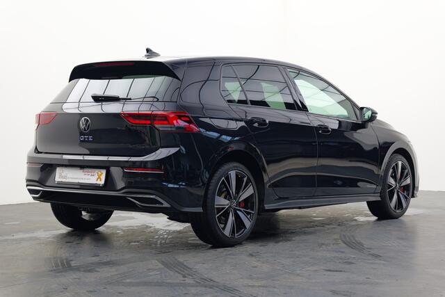 Volkswagen GOLF 1.4 eHybrid GTE | 18'' Licht metaal | Carplay | Winterpakket