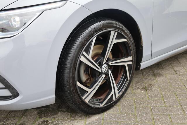 Volkswagen GOLF 1.0 eTSI Life 110PK / 80kW DSG, IQ Matrix LED, achteruitrijcamera, panoramadak, 18" LMV, travel assist, 3 zone climatronic, licht en regen sensor, privacy glas, adaptive cruise control