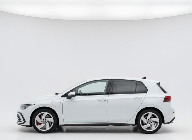 Volkswagen GOLF GTE 245PK HYBRID SPORT CARPLAY/ACC/SFEERVERL/STUURVERW.