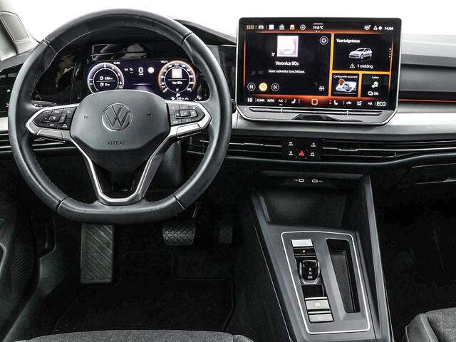 Volkswagen GOLF 1.5 eHybrid 204pk DSG Life Edition · Camera · Keyless · Stuur- & Stoelverwarming · Sfeerverlichting · Apple/Android Car Play · 18"Velgen · Garantie t/m 03-07-2029 of 100.000km