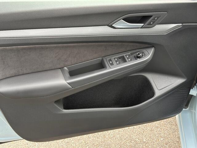 Volkswagen GOLF 1.5 eTSI 150pk DSG Style | Head Up | Harman/Kardon | 360 Camera | Led IQ light | Dode hoek | 18 inch | Rijklaar incl. garantie