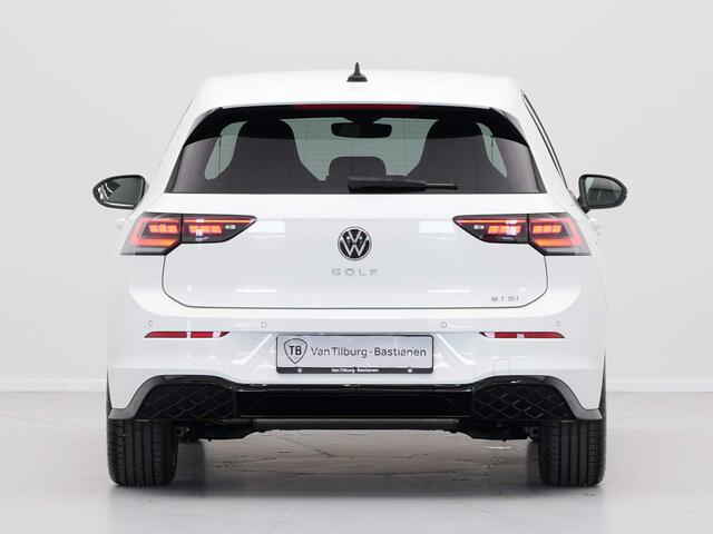 Volkswagen GOLF 1.5 eTSI 150pk DSG R-Line Edition Navigatie 360 Camera Acc Stoel/Stuurverwarming Carplay