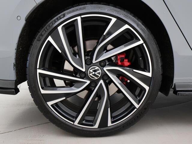 Volkswagen GOLF 2.0 TSI GTI 245 PK + PANORAMA | MOONSTONE GREY | SFEERVERL. | CAMERA | ACC | 19 INCH | STUURVERW.