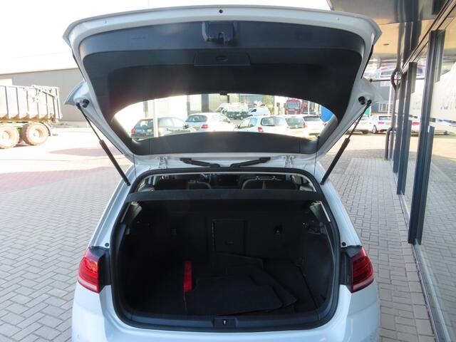 Volkswagen GOLF 1.0 TSI Comfortline 115 Pk Ecc Acc Navi 2x Pdc 2018