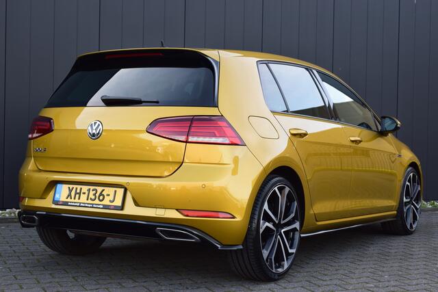 Volkswagen GOLF 1.0 TSi Highline R-Line Alcantara | ECC | Carplay | Adap. Cruise | Volledig Onderhouden!!