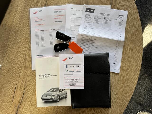 Volkswagen GOLF 1.5 TSI R-Line | Trekhaak | Winterpakket | Achteruitrijcamera |