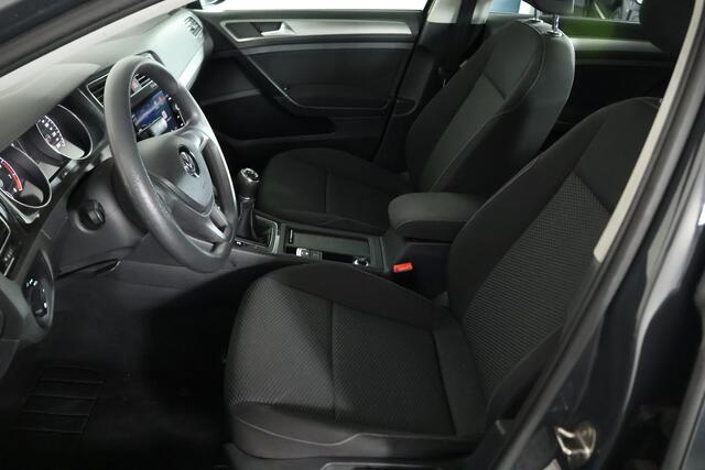 Volkswagen GOLF 1.0 TSI Trendline / CarPlay / Clima / 5 Deurs