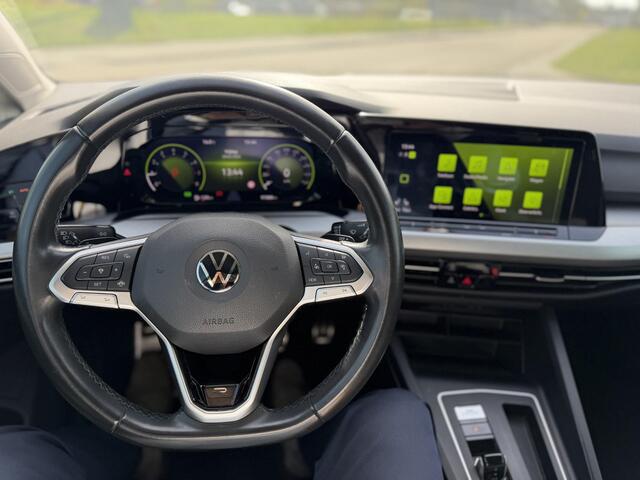 Volkswagen GOLF 1.0 eTSI Life Business / + 19"winterset / adaptieve cruisecontrol / navigatie