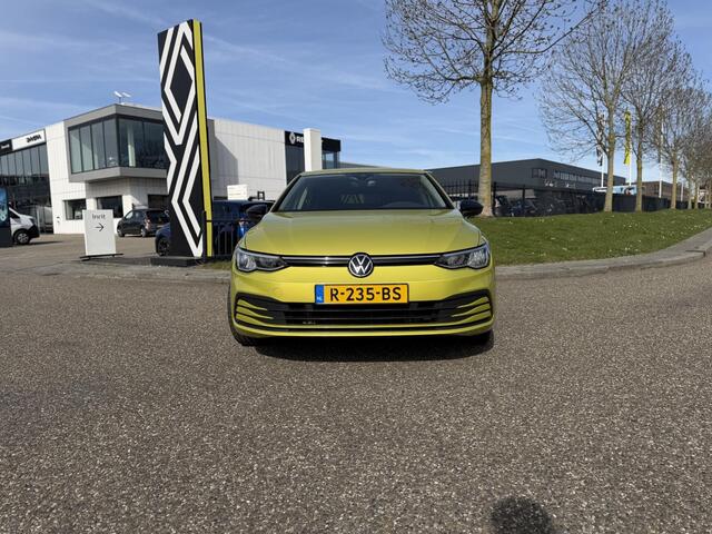 Volkswagen GOLF 1.0 eTSI Life Business / + 19"winterset / adaptieve cruisecontrol / navigatie