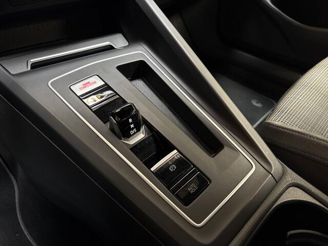 Volkswagen GOLF 1.4 eHybrid GTE 245Pk Automaat (APPLE CARPLAY, GROOT NAVI, GETINT GLAS, KEYLESS, SPORTSTOELEN, PARKEERSENSOREN, SFEERVERLICHTING, NIEUWE APK, NIEUWSTAAT)