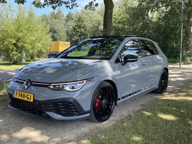Volkswagen GOLF 2.0 TSI GTI ClubSport 45 Jahre | 301 pk | Achteruitrijcamera | Stoel/stuur verwarming | Cruise adaptief |