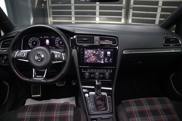 Volkswagen GOLF 2.0 TSI GTI PERFORMANCE PANO-VIRTUAL-KEYLESSACC