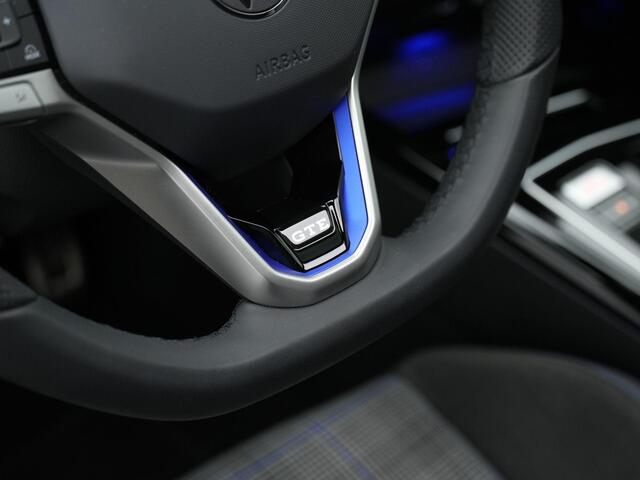 Volkswagen GOLF 1.5 eHybrid 272 pk DSG GTE | Panoramadak | 360 Camera | Head-up display | IQ Light | Stuur-/stoelverwarming