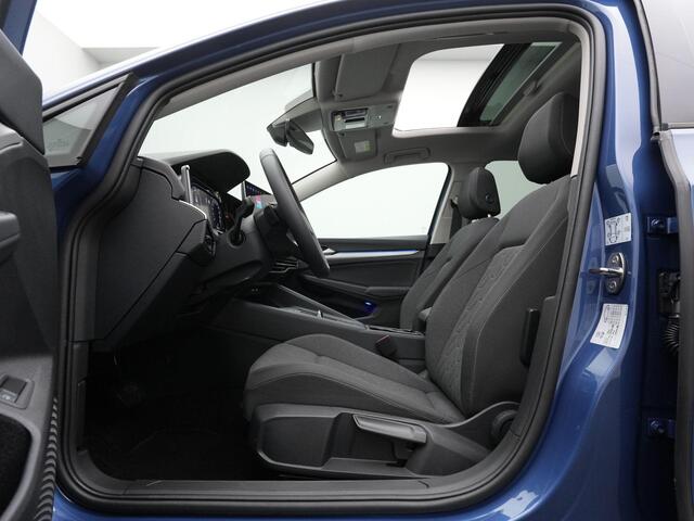 Volkswagen GOLF 1.5 eHybrid 204 pk Life Edition | Panoramadak | Stuur-/stoelverwarming | Achteruitrijcamera | Adaptive Cruise