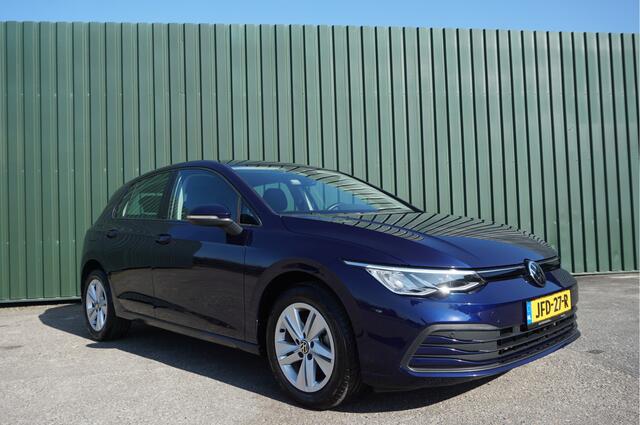 Volkswagen GOLF 1.0 TSI 110pk Life + Carplay/ Navi/ ACC/ Parkeersensoren/ Mooi/ Garantie!