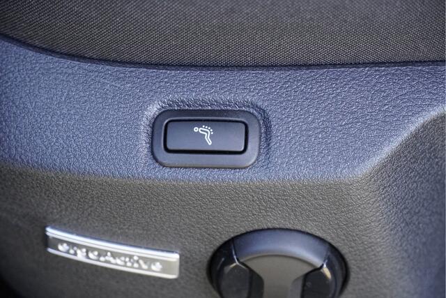 Volkswagen GOLF Variant 1.6 TDI Highline Business BJ2020 Lmv 16" | Led | Pdc | App-Connect | Navi | Climate control | Cruise control | Sportstoelen | Verwarmde voorstoelen | Getint glas