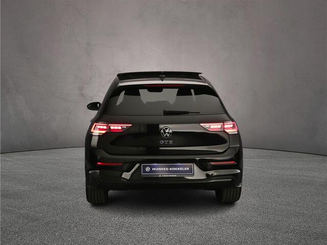Volkswagen GOLF GTE 1.5 TSI eHybrid 272pk DSG Automaat Panoramadak, Adaptive cruise control, Lederen bekleding, 360 camera, LED matrix koplampen, Navigatie, Achteruitrijcamera