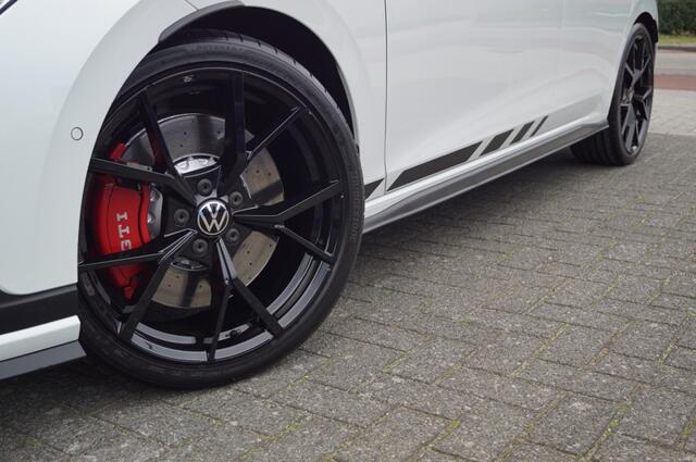 Volkswagen GOLF GTI Clubsport 2.0 TSI (300pk) DSG IQ Light/Pano/Keyless/Camera/ACC/Black style