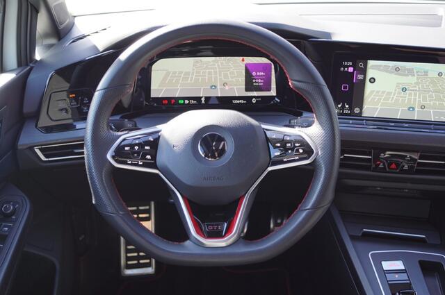 Volkswagen GOLF GTI Clubsport 2.0 TSI (300pk) DSG IQ Light/Pano/Keyless/Camera/ACC/Black style