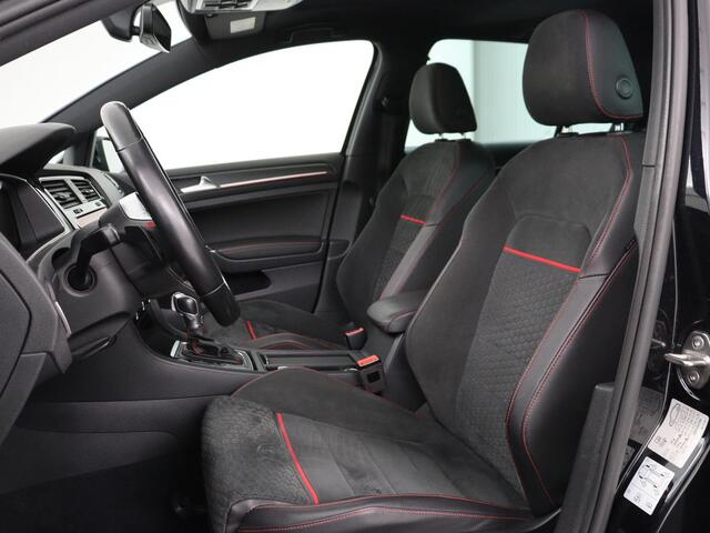 Volkswagen GOLF 2.0 TSI GTI Performance | Panoramadak | Adaptive Cruise | Stoelverwarming | Camera | Keyless | Virtual Cockpit | Carplay