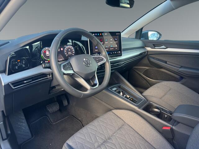 Volkswagen GOLF 1.5 204pk eHybrid Life Edition Parkeersensoren | Achteruitrijcamera | Stuurverwarming