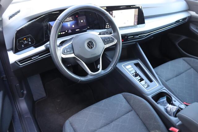 Volkswagen GOLF Variant 1.0 eTSI Life N.A.P. Navigatie, Automaat, Camera, Apple Carplay, Elektrische ramen