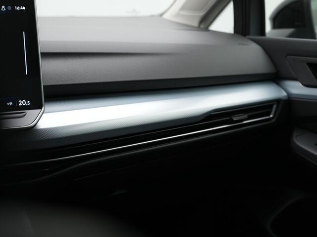 Volkswagen GOLF Variant 1.5 eTSI 150 pk DSG Life | Trekhaak | 360 camera | Stuur-/stoelverwarming | Adaptive Cruise | Navigatie