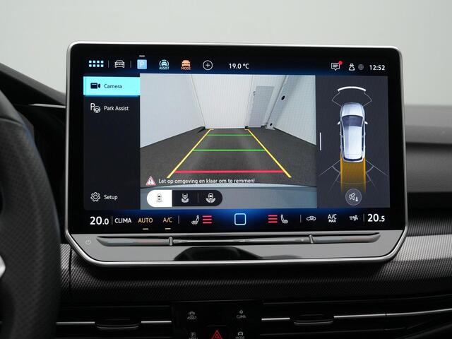 Volkswagen GOLF 1.5 eHybrid 272 pk GTE | Panoramadak | Trekhaak | Adaptief onderstel | Head-up display | IQ Light | Stuur-/stoelverwarming | Achteruitrijcamera