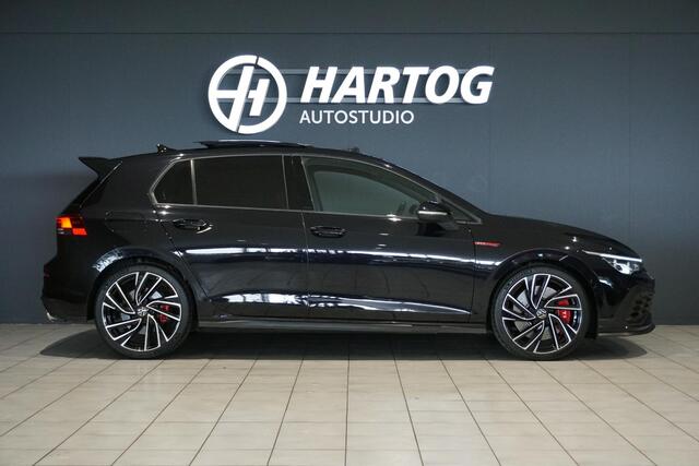 Volkswagen GOLF 2.0 TSI GTI Clubsport 300PK + PANORAMADAK / STUURVERWARMING / 19"
