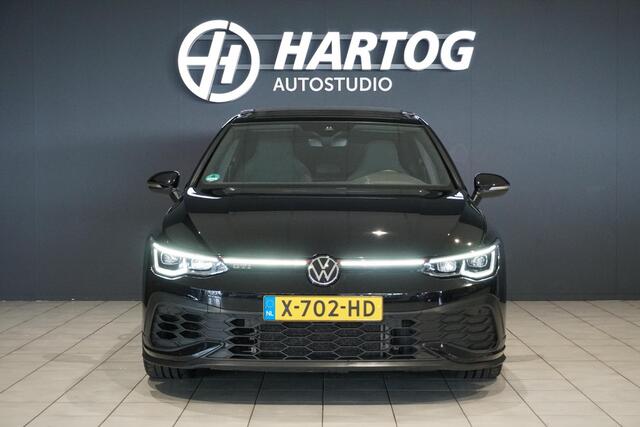 Volkswagen GOLF 2.0 TSI GTI Clubsport 300PK + PANORAMADAK / STUURVERWARMING / 19"