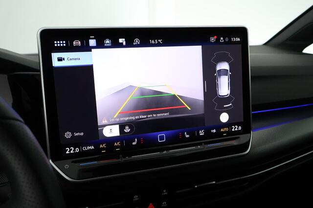 Volkswagen GOLF 1.5 eTSI 150pk DSG R-Line Edition Camera Panoramadak Keyless Virtual Cockpit Navigatie