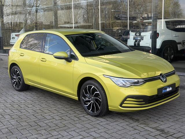 Volkswagen GOLF 1.0 eTSI Life Business | Carplay | Adaptive CC | Key-less | Dodehoek-assistent - Noodremsyst assist - Snelh-/afstandsreg- Camera Interesse in een bezichtiging of proefrit, bel of app met 06-24282842 / 06-42130156