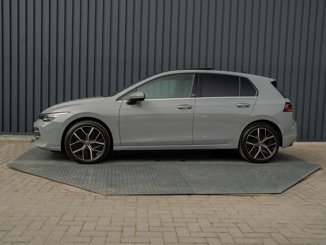 Volkswagen GOLF 1.5 eTSI 50 Edition | Panodak | Trekhaak wegkl. | Stoelgeheugen | Head Up | IQ Light | Prijs Rijklaar!!