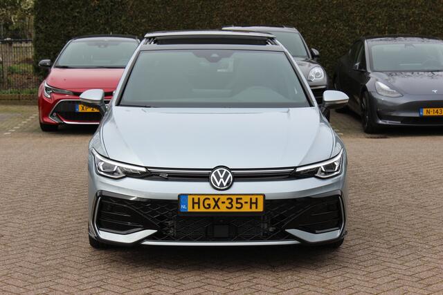 Volkswagen GOLF 1.5 eTSI R-Line Edition / Trekhaak / Panoramadak / 360Camera / Keyless / Matrix LED / 18'' / CarPlay / Stoelverwarming / DAB / ACC