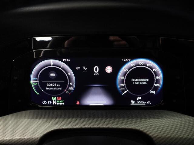 Volkswagen GOLF 1.5 eHybrid Style Edition 204 pk Automaat (DSG) | Verlengde garantie | Navigatie via App | Parkeersensoren (Park assist) | Achteruitrijcamera | Stoelverwarming |