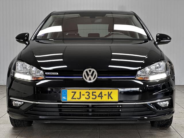 Volkswagen GOLF 1.5 TSI Comfortline Business/ Facelift/ Automaat/ 131pk!/ Virtual Cockpit/ Apple + Android/ Extra getint glas/ Alcantara/ Camera/ Adaptive Cruise/ Stoelverw./ PDC V+A/ Navi/ Clima/ Bluetooth.
