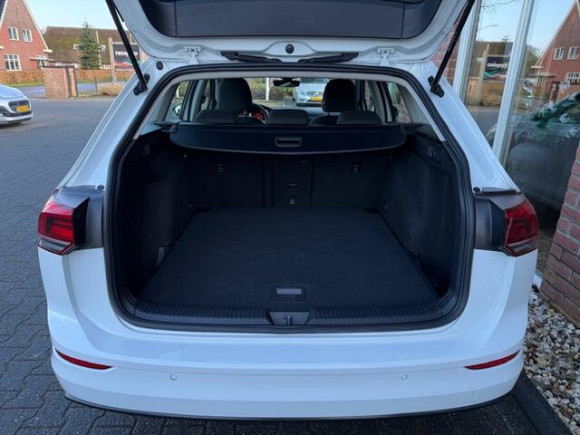 Volkswagen GOLF Variant 1.0 eTSI Life DIGIDASH / CAMERA / ADDAPT.CRUISE / CARPLAY / ANDR