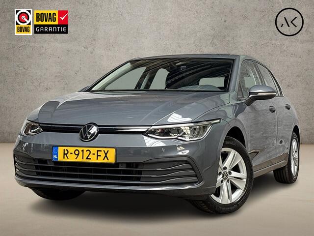 Volkswagen GOLF 1.5 eTSI Sport Automaat (APPLE CARPLAY, 4 CILINDER, GROOT NAVI, STUUR/STOELVERWARMING, CAMERA, SPORTSTOELEN, KEYLESS, PARKEERSENSOREN, NIEUWSTAAT)