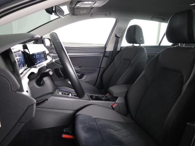 Volkswagen GOLF 1.5 eTSI Style 130 PK | Automaat | Digitaal dashboard | Sportstoelen | Navigatie