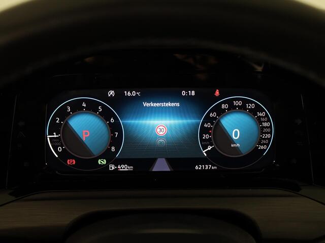 Volkswagen GOLF 1.5 eTSI Style 130 PK | Automaat | Digitaal dashboard | Sportstoelen | Navigatie