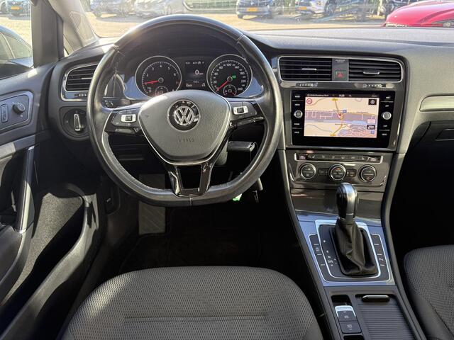 Volkswagen GOLF 1.0 TSI Comfortline Business | NAP | Navigatie | Cruise adaptief | Stoelverwarming | Climate Control | Parkeersensoren | Lichtmetaal |