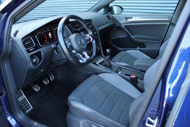 Volkswagen GOLF Variant 1.0 TSI Highline Business R Panoramadak Virtual-Cockpit Full-LED CarPlay