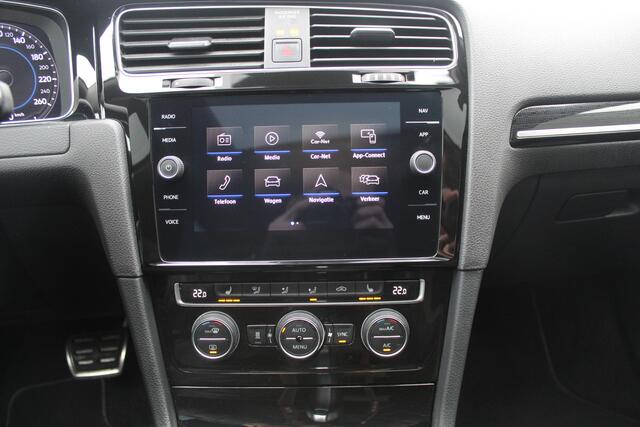 Volkswagen GOLF 1.5 TSI Highline Business R-line Automaat Panoramadak/Apple Carplay/Navigatie/Digitale Cockpit/Achteruitrijcamera/Stoelverwarming/Adaptieve Cruise Control/Parkeersensoren Voor+Achter/Lane Assist/Bots waarschuwing/Dodehoek Waarschuwing/Bluetooth/Automatisc